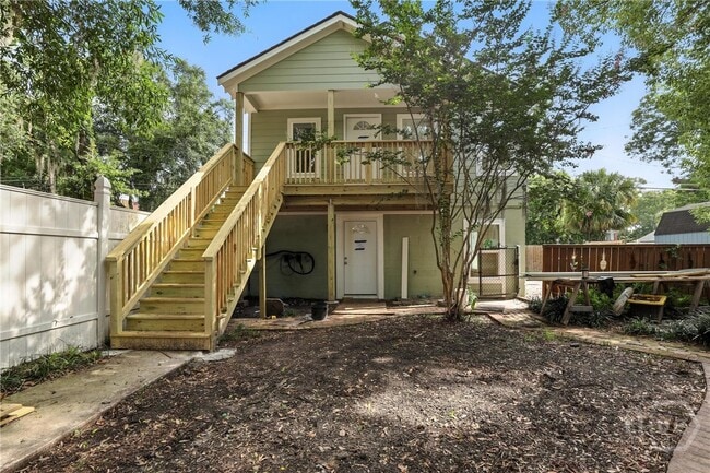 property at 1110 E Duffy St