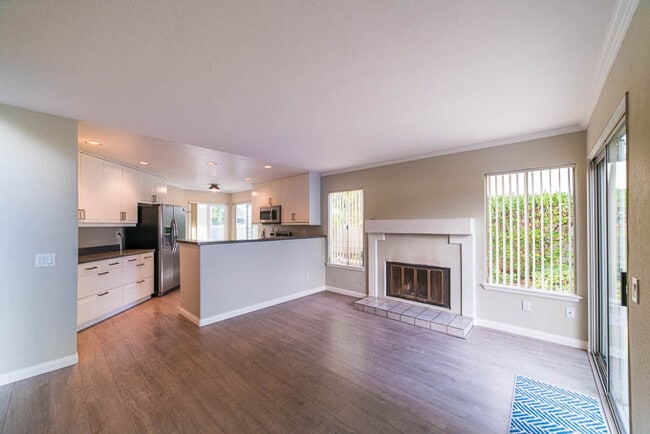6746 Xana Way in Carlsbad, CA - Building Photo - Building Photo