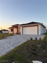 2201 Kismet Pkwy E in Cape Coral, FL - Building Photo - Building Photo