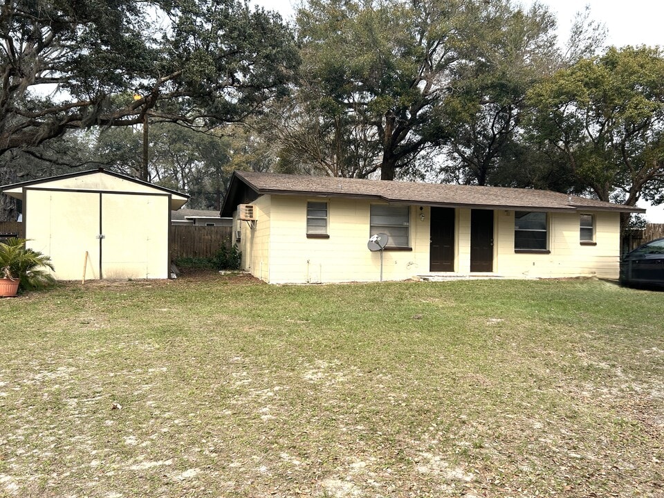 8127 Cass Rd, Unit 8127 Cass Rd. in Zephyrhills, FL - Building Photo