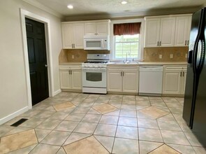 403 E Walnut St in Ozark, MO - Building Photo - Building Photo