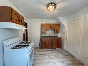 3600-3602 N Port Washington Rd-Unit -3602 N Port Washington Rd (upper) in Milwaukee, WI - Building Photo - Building Photo