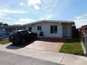 620 NW 58th Ct in Miami, FL - Building Photo - Building Photo