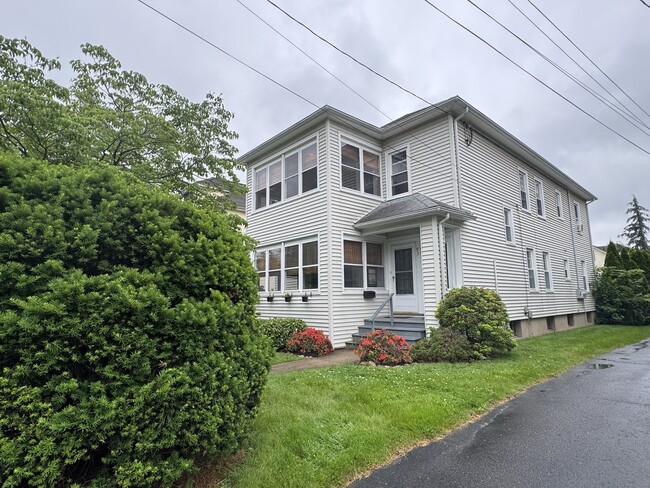 95 Ardmore Rd in West Hartford, CT - Building Photo - Building Photo