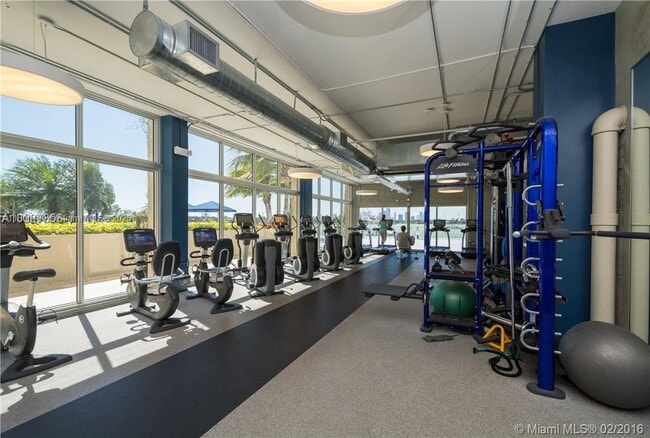 1200 West Ave, Unit 1502 in Miami Beach, FL - Building Photo - Building Photo