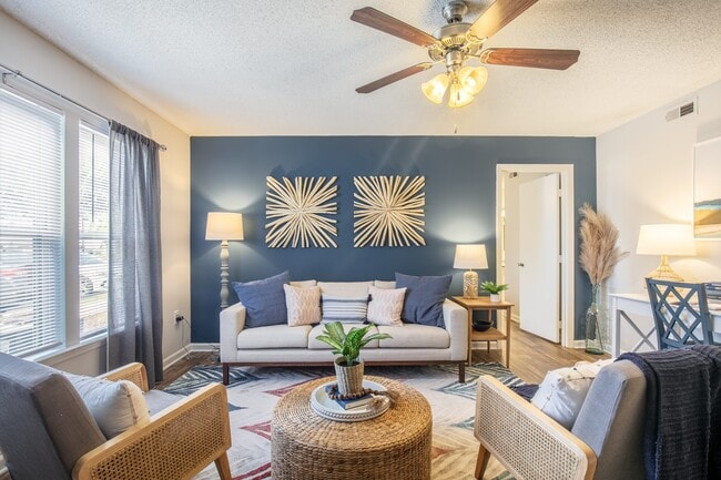 Hawthorne Commons in Wilmington, NC - Foto de edificio - Building Photo