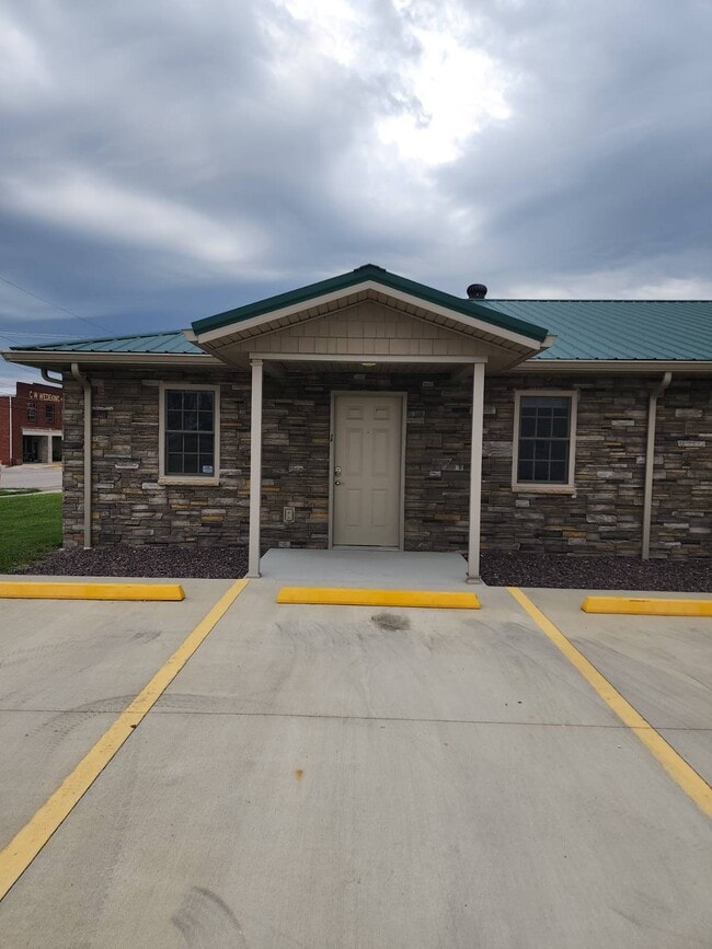 109 S Washington St in Dale, IN - Building Photo - Building Photo