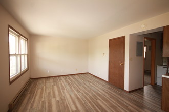 1516 N 6th St in Grand Forks, ND - Building Photo - Interior Photo