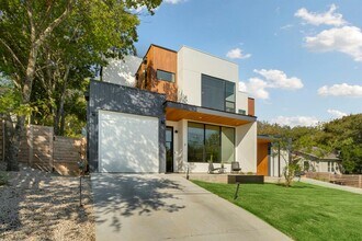 2802 Oak Crest Ave in Austin, TX - Foto de edificio - Building Photo