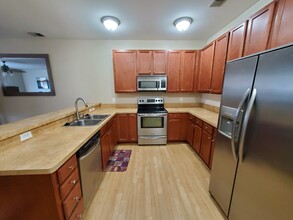 5321 Warminster Dr in Virginia Beach, VA - Building Photo - Building Photo