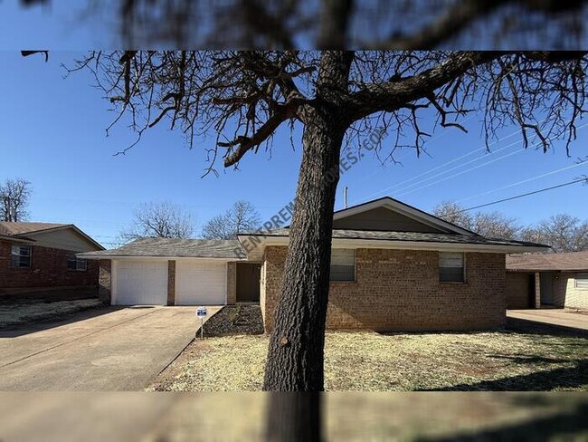 property at 1425 Marydale Ave