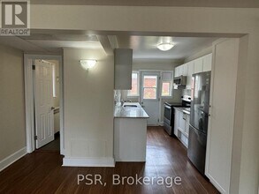 1353 Bayview Ave in Toronto, ON - Building Photo - Building Photo