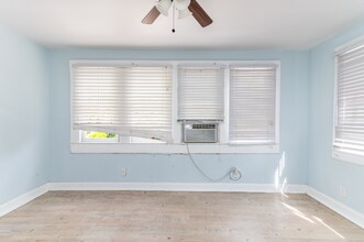 120 NE 1st Ave in Delray Beach, FL - Foto de edificio - Building Photo