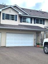 16 Bridgewater Trail in Hudson, WI - Building Photo - Building Photo