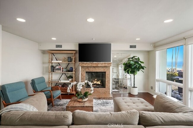 3036 Breakers Dr in Newport Beach, CA - Building Photo - Building Photo