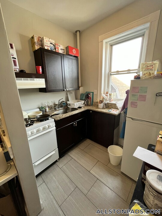 1185 Commonwealth Ave in Boston, MA - Building Photo