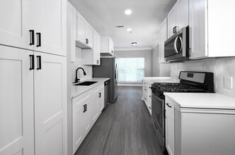 Legacy Ballantyne Apartments in Charlotte, NC - Building Photo - Building Photo
