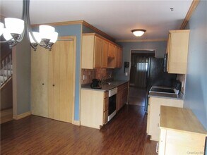 105 Sarah Ln in Wallkill, NY - Building Photo - Building Photo