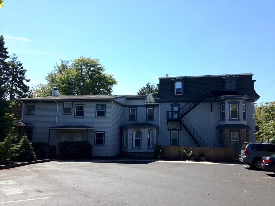 415 School St in North Wales, PA - Foto de edificio