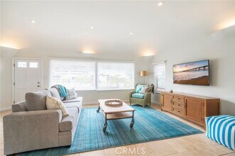 77 17th St in Hermosa Beach, CA - Building Photo - Building Photo