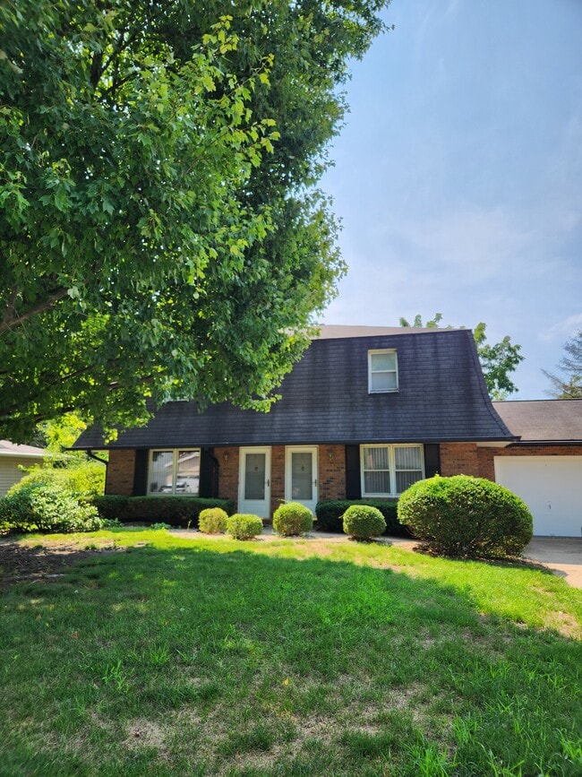 property at 1726-1728 W Blue Spruce Ct