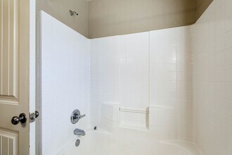 917 N Barn Hill Way in Mustang, OK - Building Photo - Building Photo