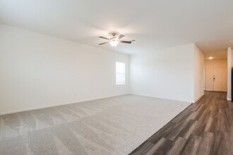 3723 Kennedy Clover Ct, Unit 2519 in Porter, TX - Foto de edificio - Building Photo