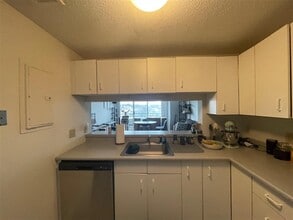 155 Beacon St, Unit 2 in Somerville, MA - Building Photo - Building Photo