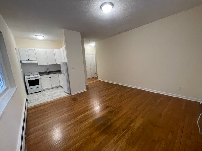 2000 Commonwealth Ave, Unit 8