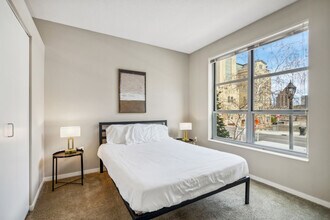 225 Portland Ave in Minneapolis, MN - Building Photo - Building Photo
