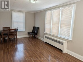 12 E 24th St in Hamilton, ON - Building Photo - Building Photo