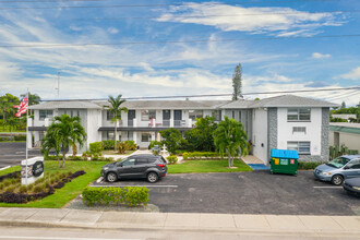 Waterfront Apartments in Cape Coral, FL - Building Photo - Building Photo