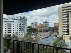 650 Valencia Ave-Unit -503 in Coral Gables, FL - Building Photo - Building Photo