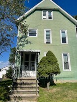 25 Fairfield Ct in Danbury, CT - Building Photo