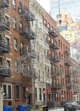 336 E 55th St in New York, NY - Building Photo - Primary Photo