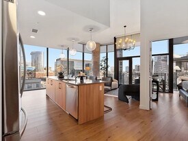 1212 Demonbreun St, Unit 615 in Nashville, TN - Building Photo