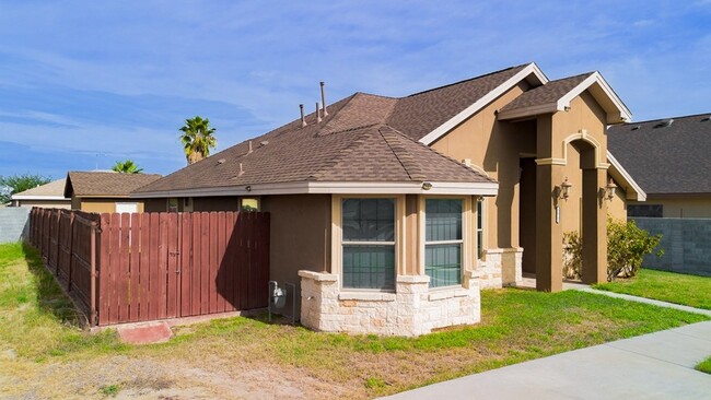 2677 Fox Cove Drive in Eagle Pass, TX - Building Photo - Building Photo