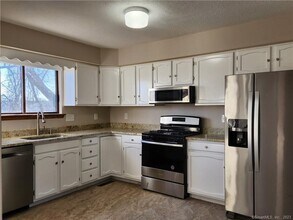 11 Sherman Ln in Hamden, CT - Building Photo - Building Photo