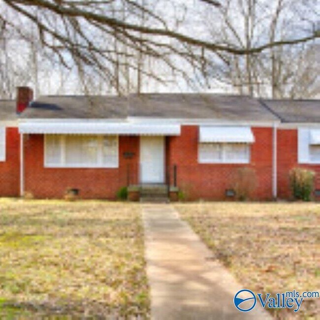 4309 Memorial Pkwy NW in Huntsville, AL - Foto de edificio - Building Photo