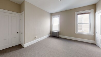 240 Cypress St, Unit 1 in Brookline, MA - Building Photo - Building Photo