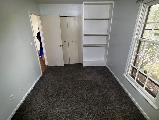 9616 Elm Lake Dr in Louisville, KY - Building Photo - Building Photo