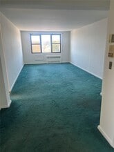 143 Bruce Ave in Yonkers, NY - Building Photo - Building Photo
