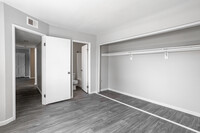 Lincoln Park Apartments in Corona, CA - Building Photo - Interior Photo