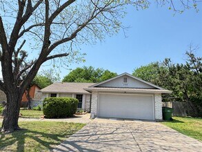 1700 W Mesa Park Dr in Round Rock, TX - Building Photo - Building Photo