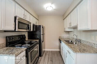 819 Von Kolnitz Rd in Mount Pleasant, SC - Building Photo - Building Photo