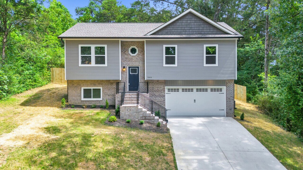 7379 Old Cleveland Pike in Chattanooga, TN - Building Photo