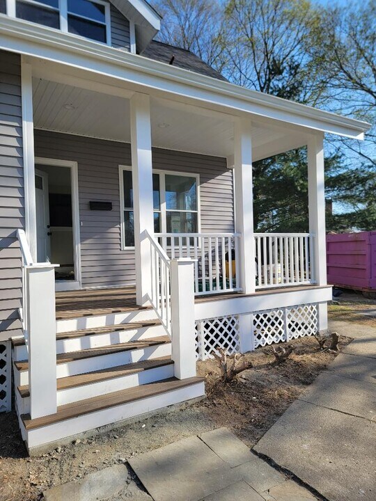27 Warren Ave in North Smithfield, RI - Building Photo