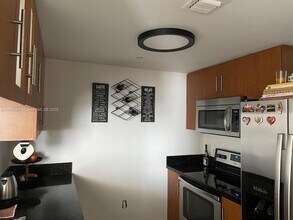 601 NE 23rd St, Unit 1601 in Miami, FL - Building Photo - Building Photo