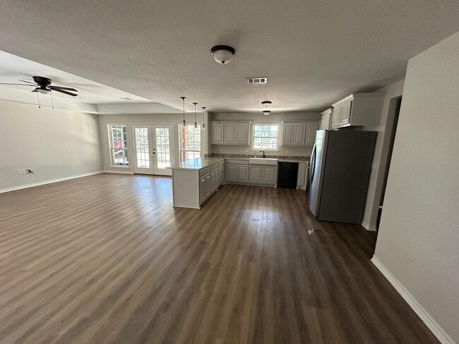 10008 TX-321 in Dayton, TX - Building Photo - Building Photo