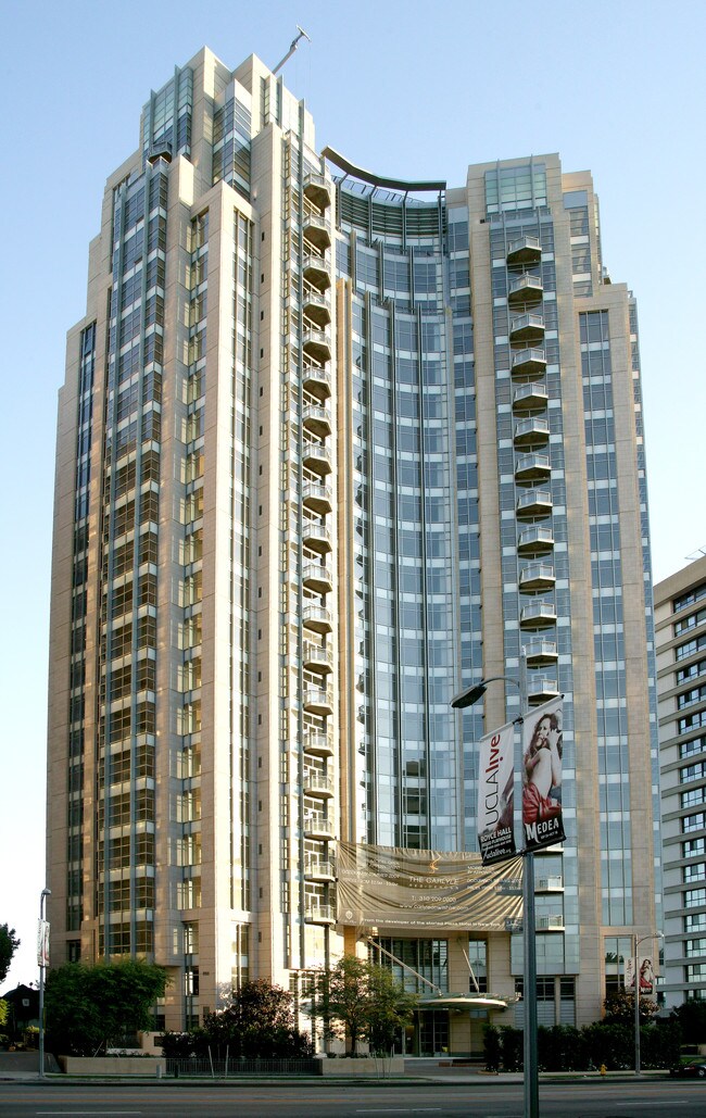 The Carlyle Residences in Los Angeles, CA - Building Photo - Building Photo